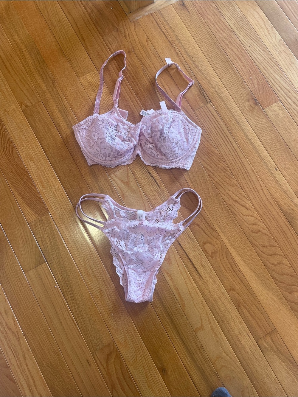 Victoria's Secret Pale Pink Lace Underwire Bra & Lace Thong Set